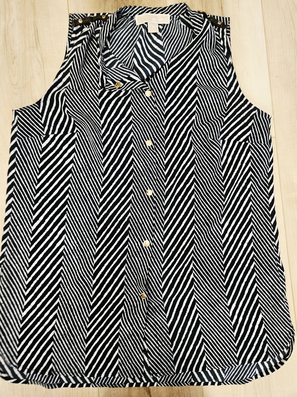 Michael Kors Navy & White Chevron Button-Down Sleeveless Shirt